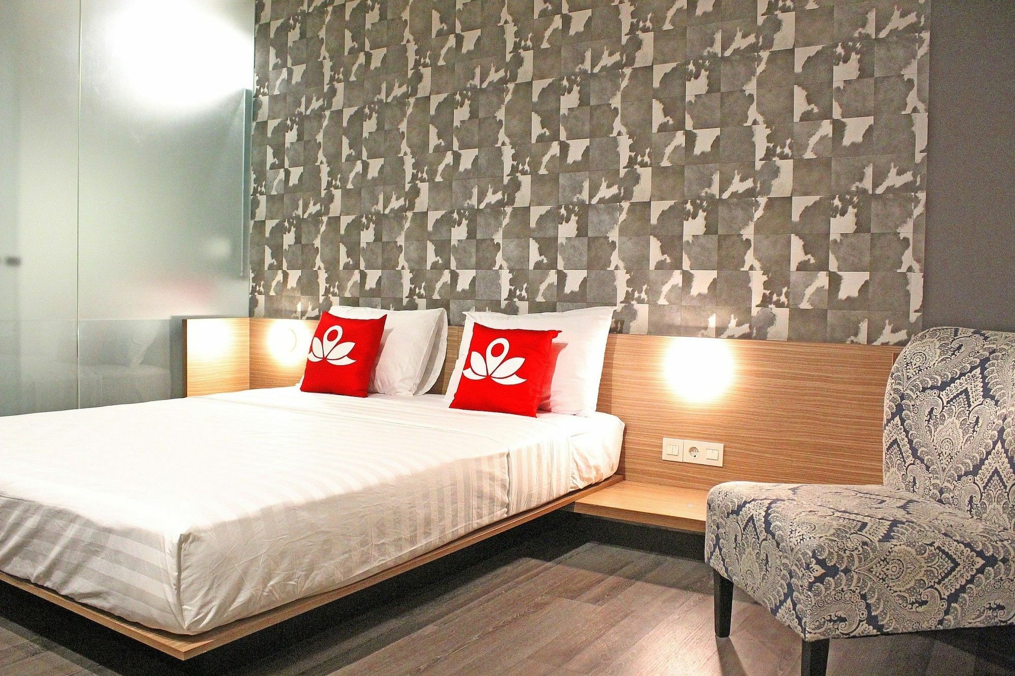 Zen Premium Sampoerna Strategic Square Hotel Jakarta Exterior photo